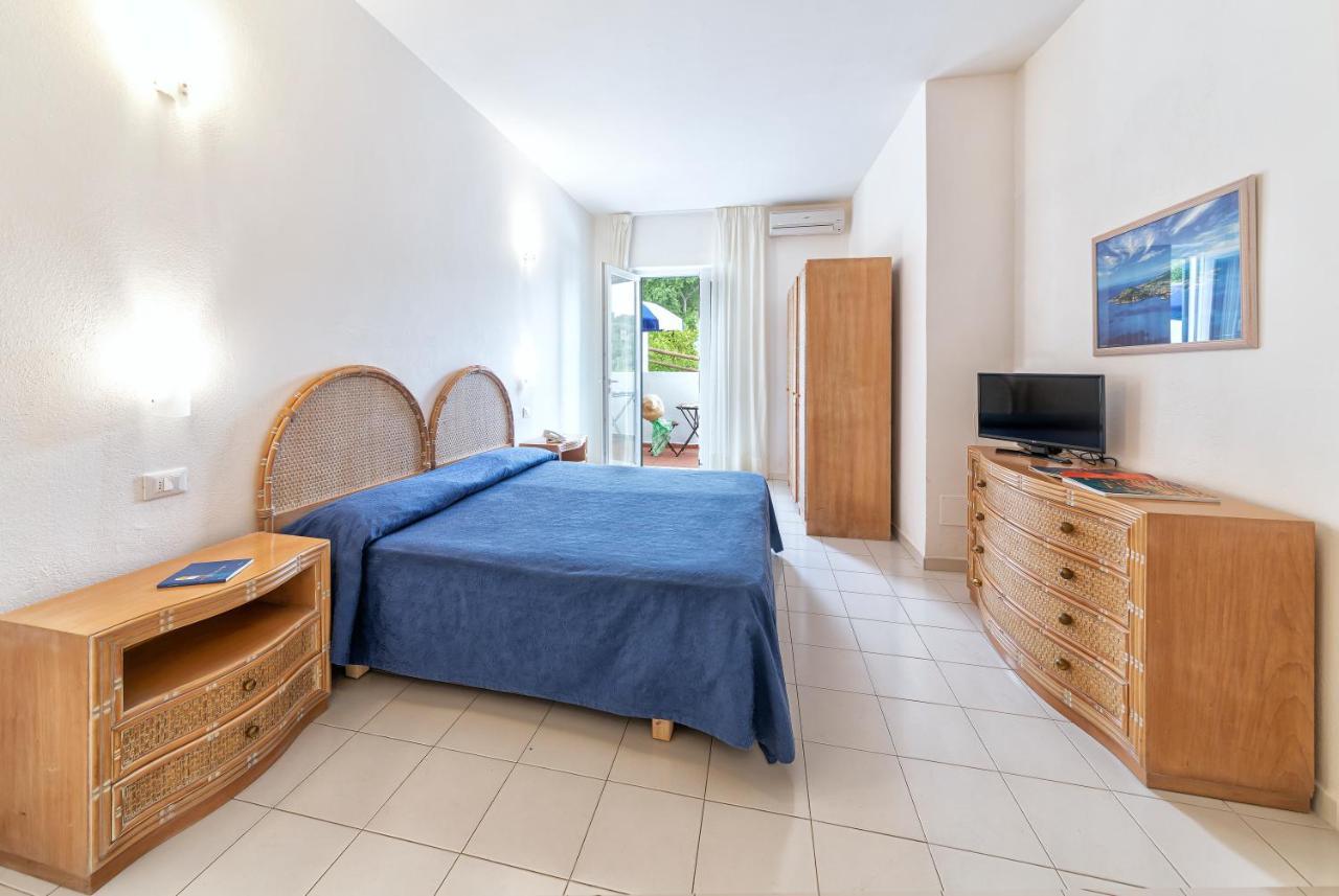 Hotel Oasi Castiglione Casamicciola Terme Bagian luar foto