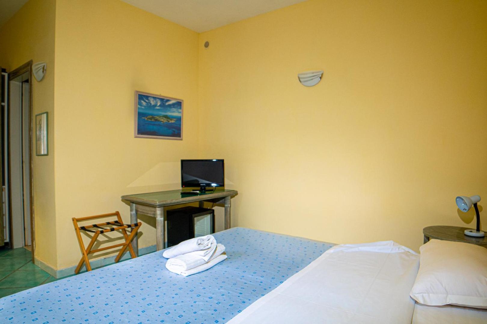 Hotel Oasi Castiglione Casamicciola Terme Ruang foto