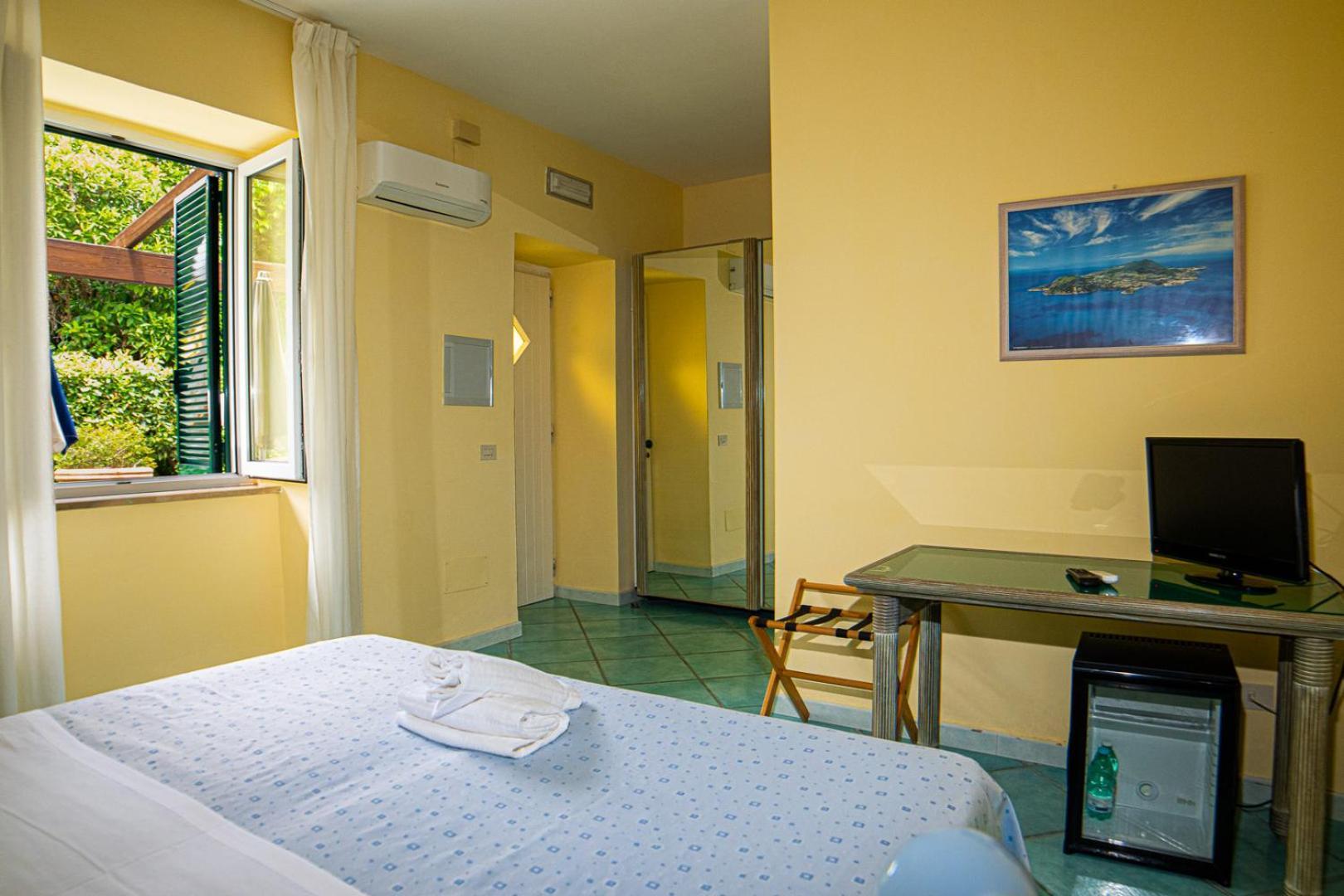 Hotel Oasi Castiglione Casamicciola Terme Ruang foto