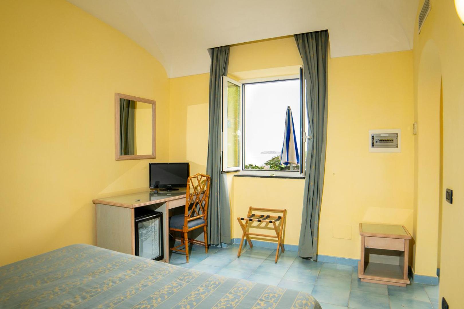 Hotel Oasi Castiglione Casamicciola Terme Ruang foto