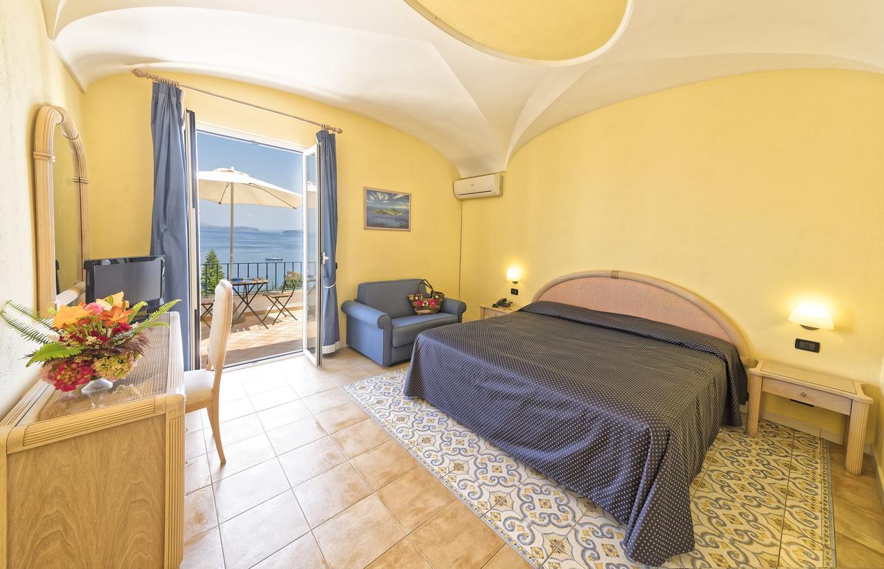 Hotel Oasi Castiglione Casamicciola Terme Bagian luar foto