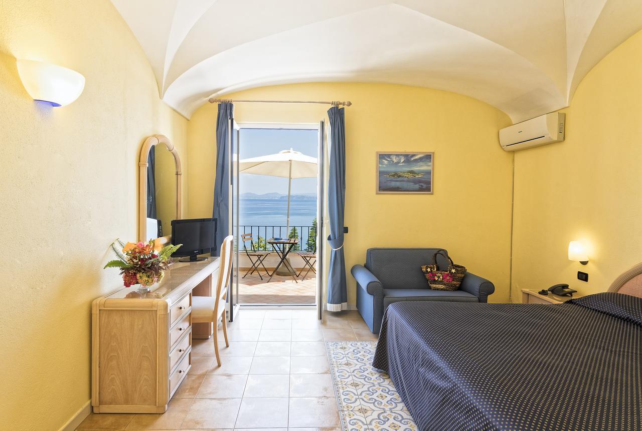 Hotel Oasi Castiglione Casamicciola Terme Bagian luar foto