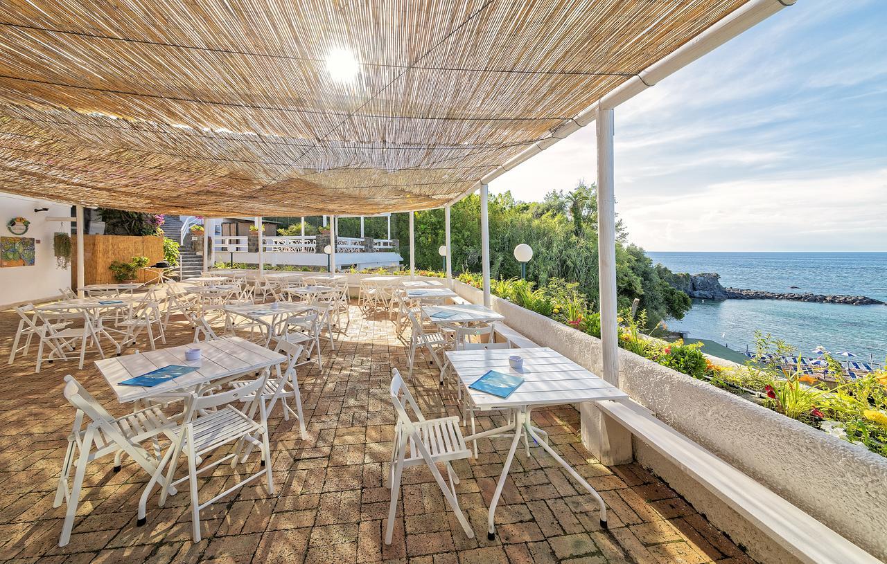 Hotel Oasi Castiglione Casamicciola Terme Bagian luar foto